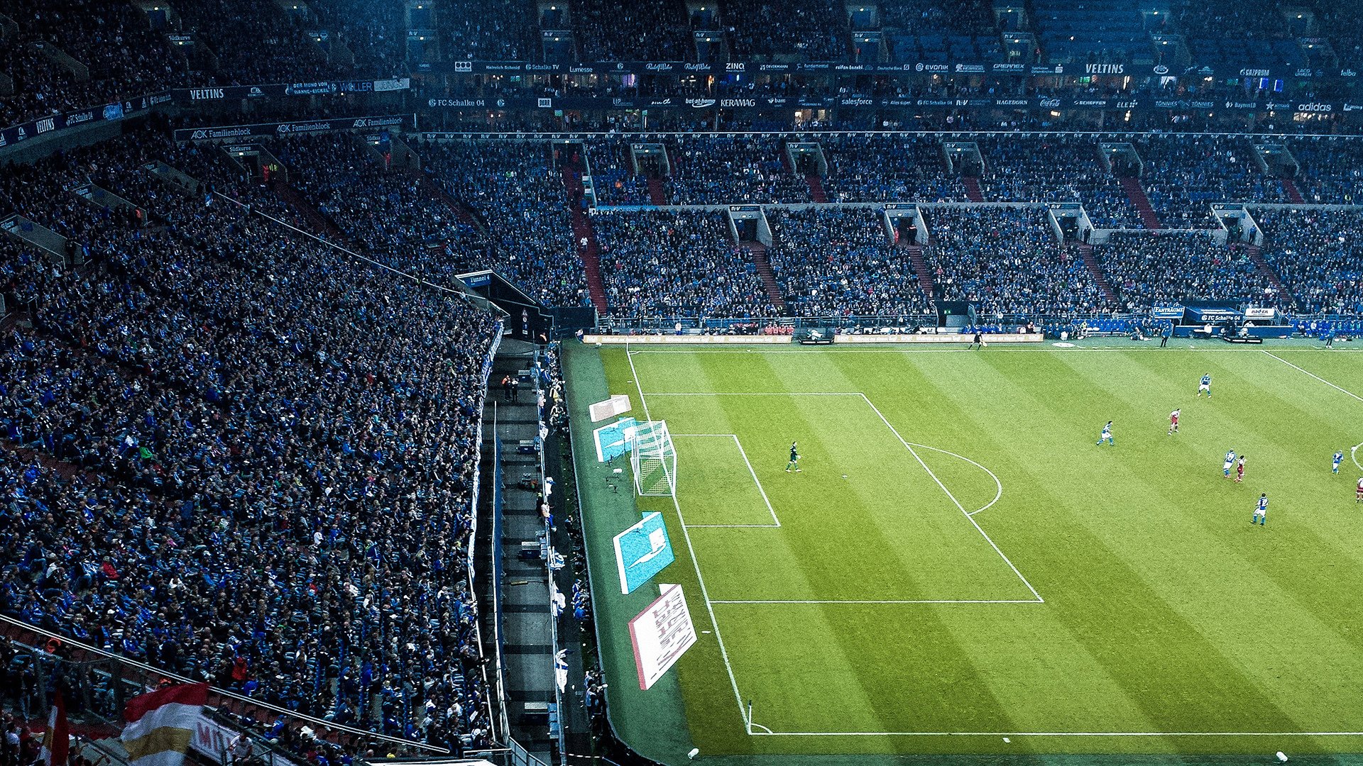 开云体育在线入口-巴萨防守回暖，年轻后卫展现潜力，巴萨后防阵容